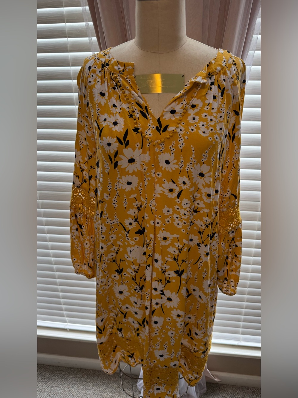 crown & ivy Yellow Floral Long-Sleeve Tunic Dress
